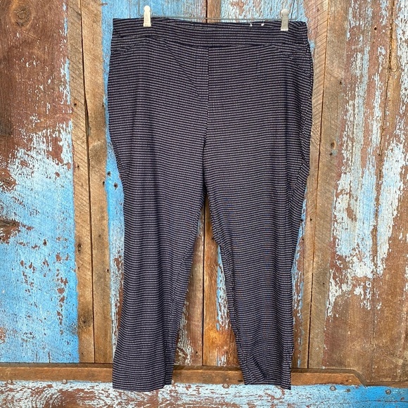 Jasmine & Juliana Dark Blue Flat Front Stretch Capri Pants Size 18W - Picture 1 of 7